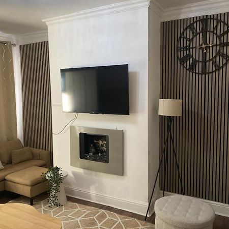 Modern Townhouse-Free Parking-Games Room-Fast W-Ifi Manchester Exteriér fotografie
