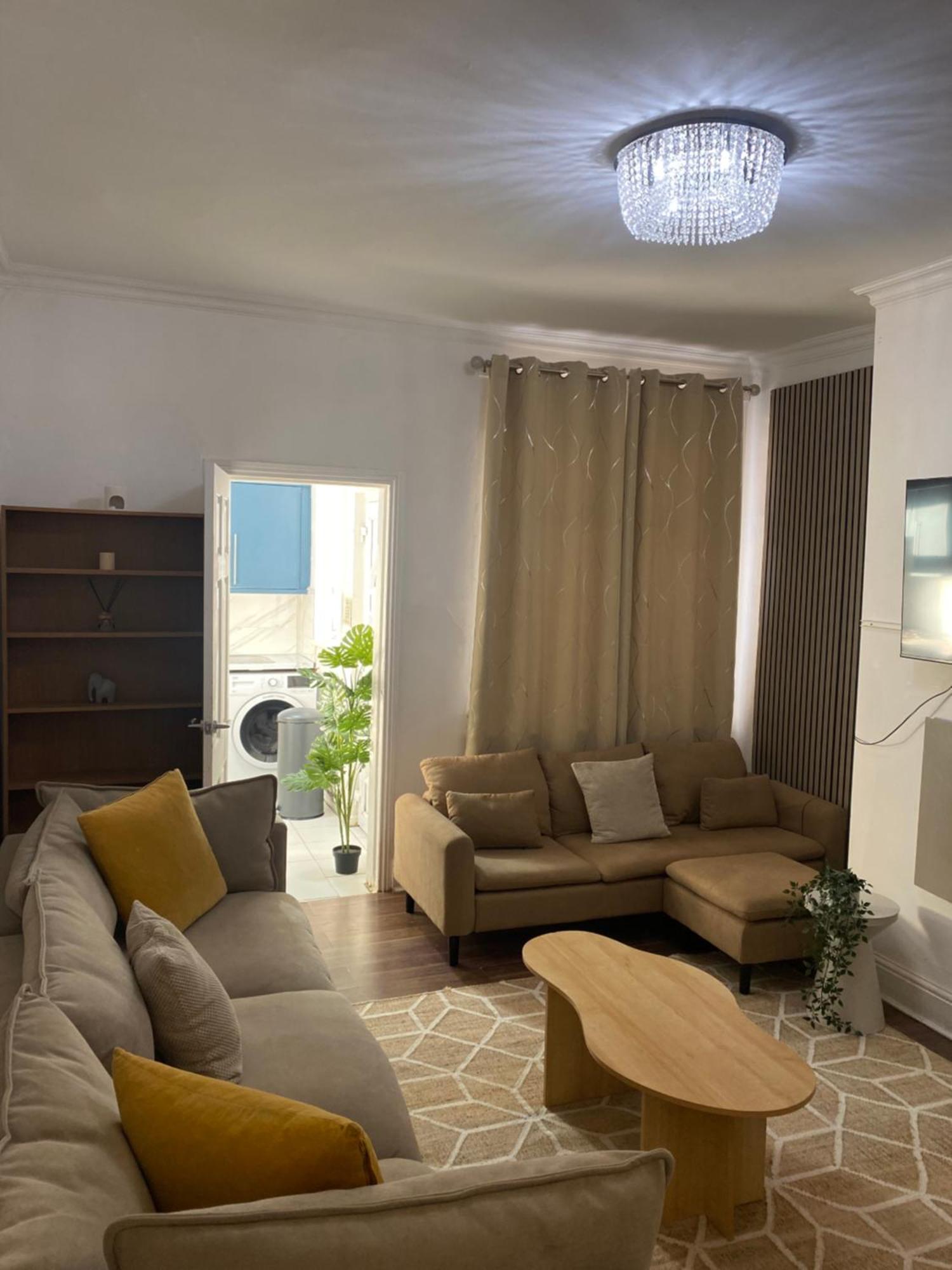Modern Townhouse-Free Parking-Games Room-Fast W-Ifi Manchester Exteriér fotografie